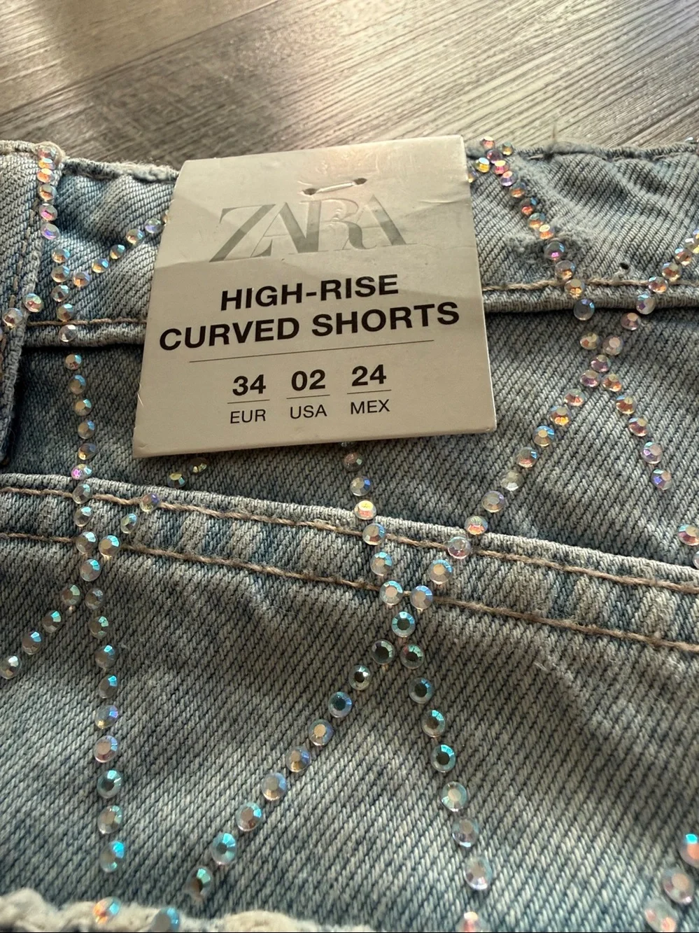 ZARA Light Wash Quilted Denim Shorts with Frayed Hem